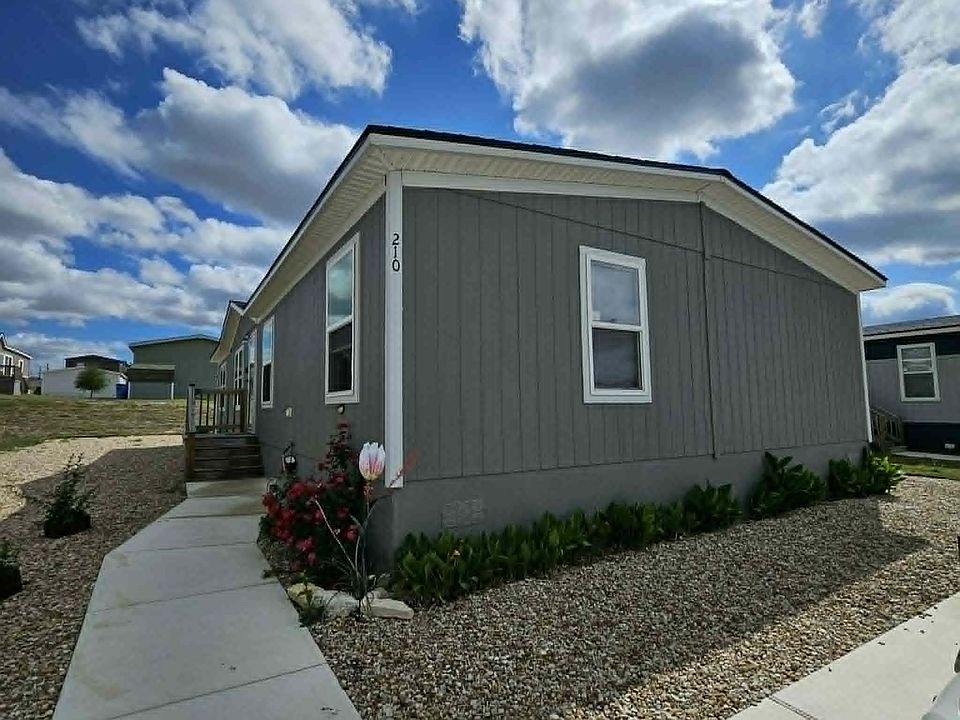 1st image of 210 Pineland Ave #129