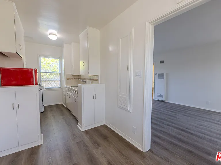 1940 S Robertson Blvd #10 — Photo 14