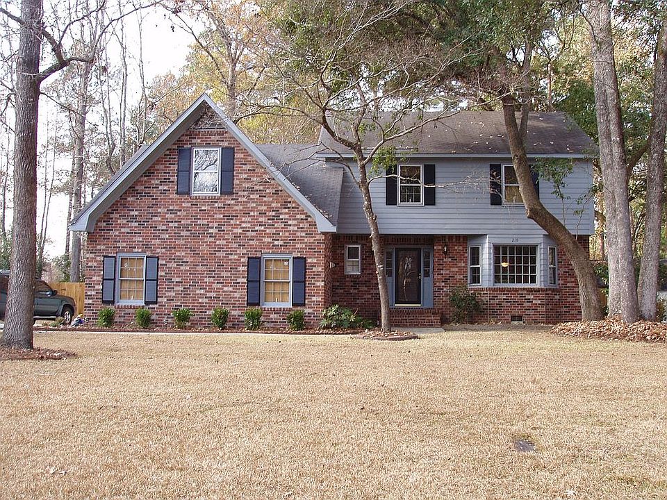1st image of 210 Nantucket Dr
