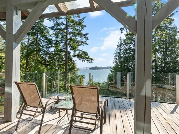 304 Esplanade Rd, Sunshine Coast, BC V0N 1G2
