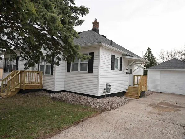 436 N Madison St, Chilton, WI 53014