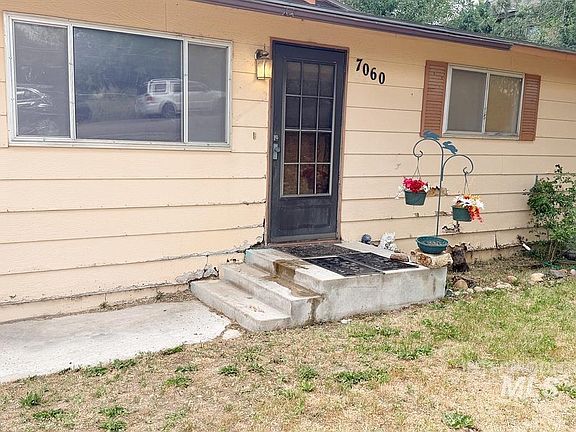 3rd image of 7060 S Valley Heights Dr