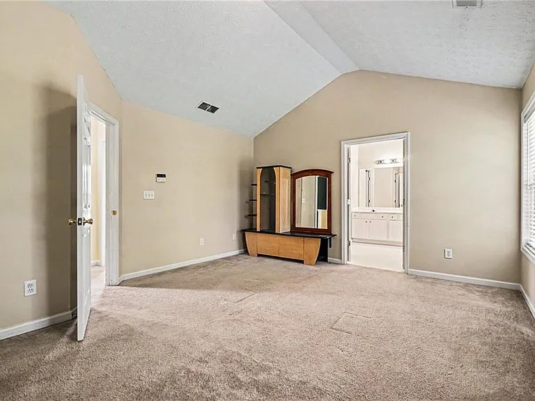 375 Clairidge Ln — Photo 15
