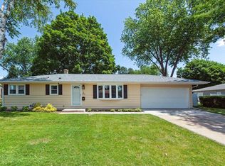 1712 N Harmony Dr, Janesville, WI 53545