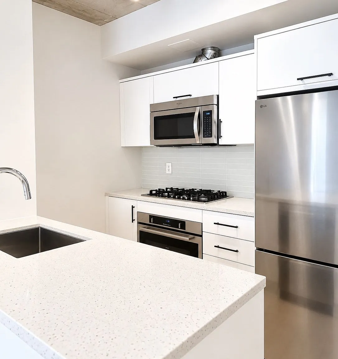 2 bed, $3,100 — Photo 2