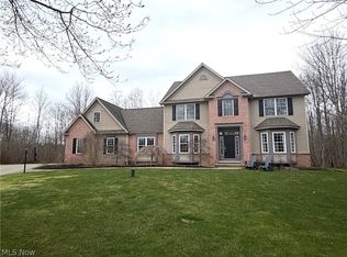 10960 Eden Park Dr, Chardon, OH 44024