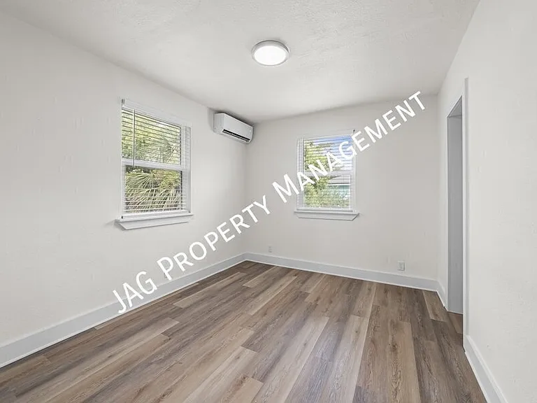 1074 Day Ave — Photo 15