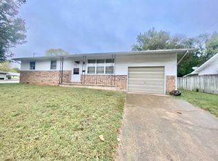 101 E Thornburgh St, West Plains, MO 65775