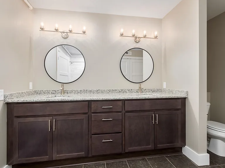44 N High St #3B — Photo 9