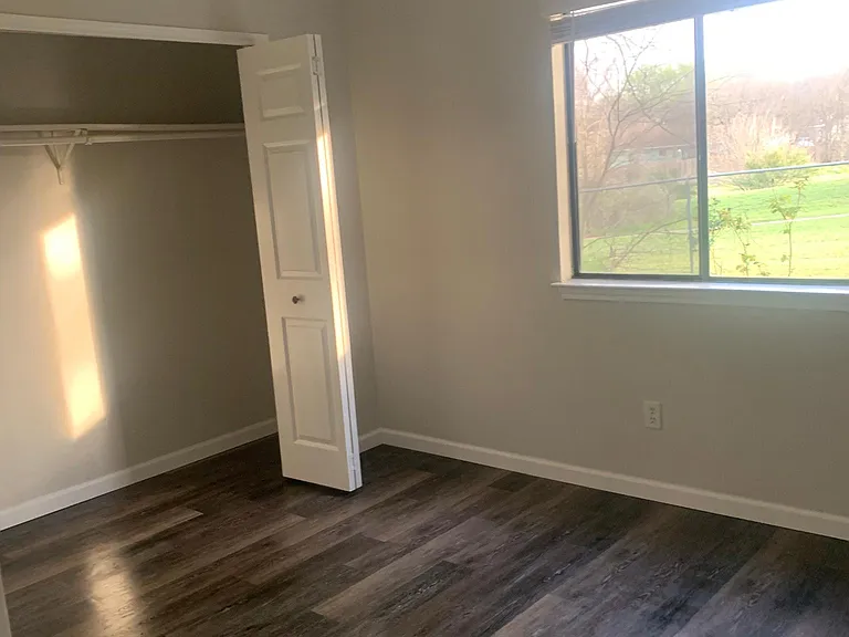 Second bedroom.