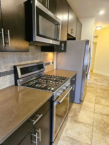 2905 Bleeker St #205 Photo 1