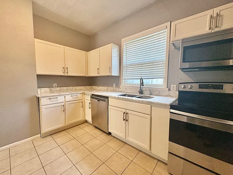 3737 Central St. — Photo 10