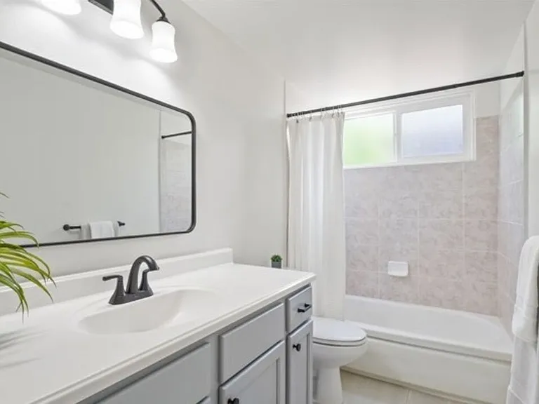 2590 Scott Pl — Photo 8