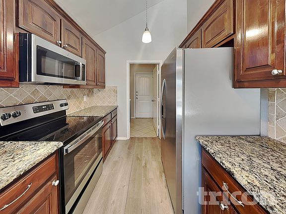 5th image of 2205 Kaitlyn Dr