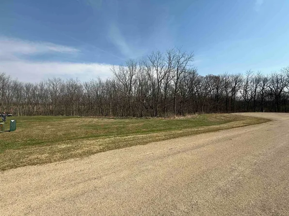 9718 W Royal Oaks Ct, Lena, IL 61048