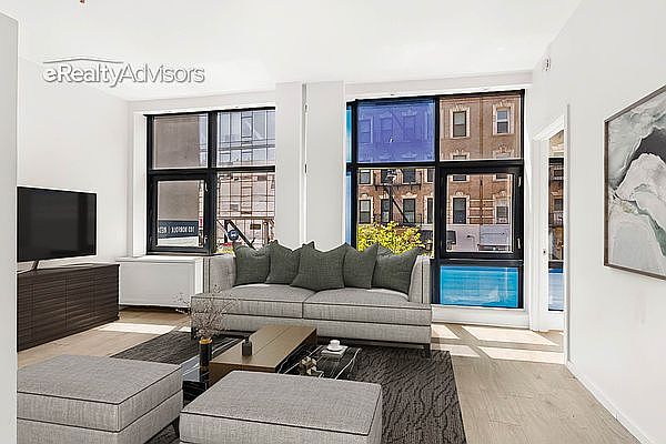 1st image of 110 Norfolk St #3B