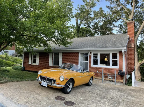 1407 Grace St, Charlottesville, VA 22902