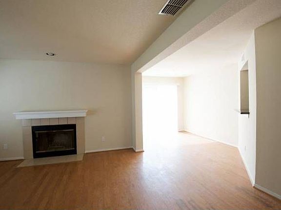 4th image of 7295 Gloria Dr