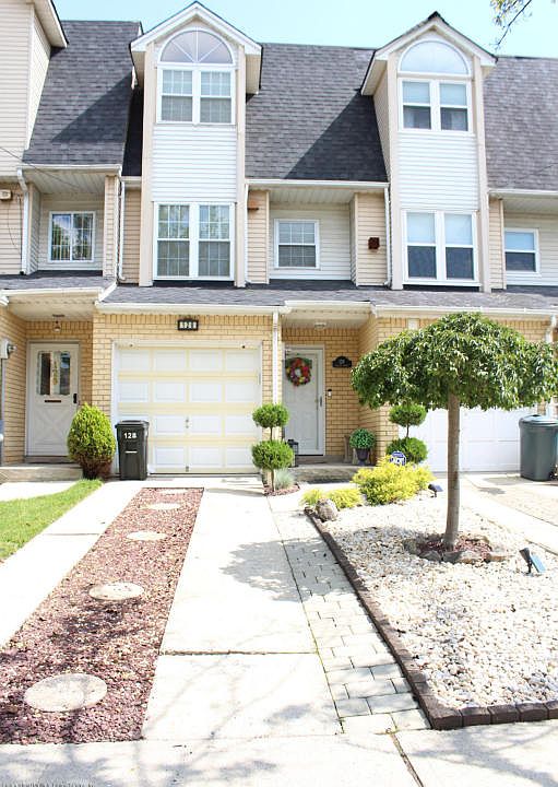 1st image of 128 Lucille Ave