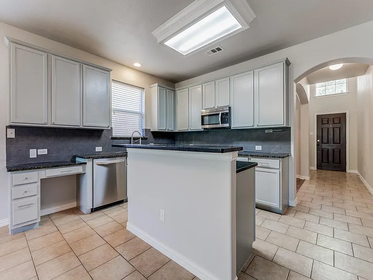 2728 Tangerine Ln — Photo 8