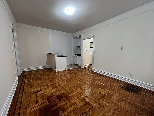 5th image of 83-46 118th St APT 1E