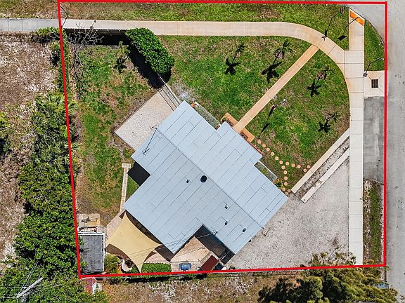 2nd image of 4700 NE 1st Terrace