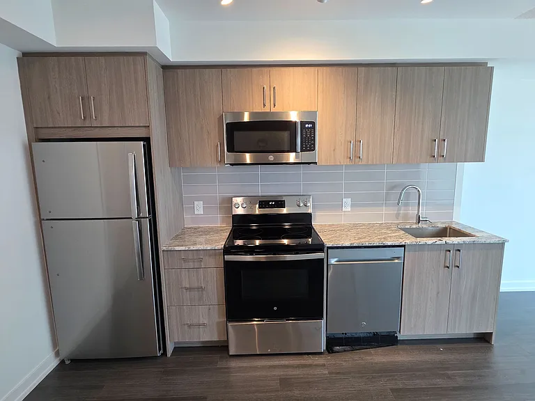 4010 Eglinton Ave W #1107 — Photo 3
