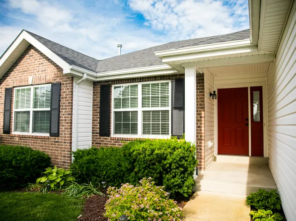 1004 Stillwater Dr, O'Fallon, IL 62269