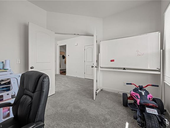 5th image of 1714 Eagle View Dr