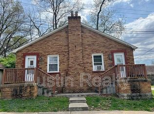 8840 Graceland Ave, Saint Louis, MO 63114