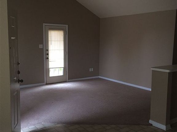3rd image of 3618 Hollyhock St