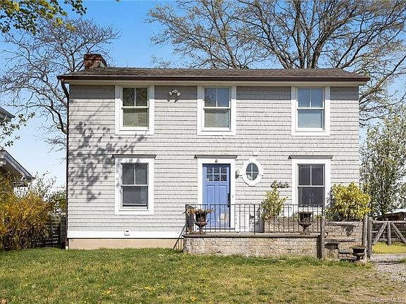 2nd image of 11 Seabreeze Pl