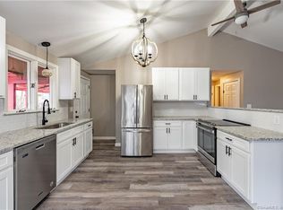 7 Sycamore Rd E, Niantic, CT 06357