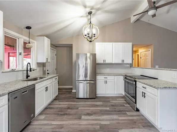 7 Sycamore Road, East Lyme, CT 06357