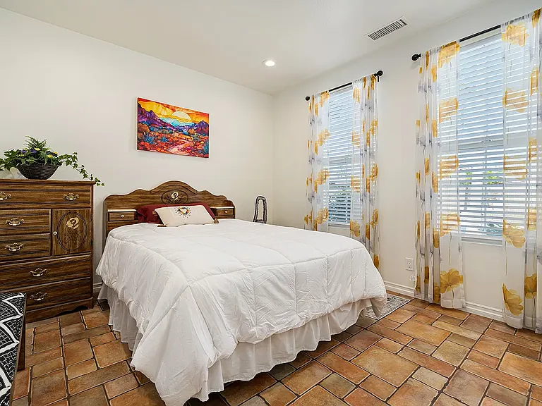 60755 Living Stone Dr — Photo 32