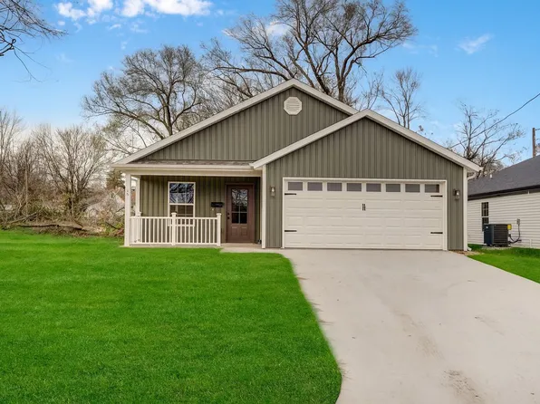 15 E Cofield Street, Aurora, MO 65605