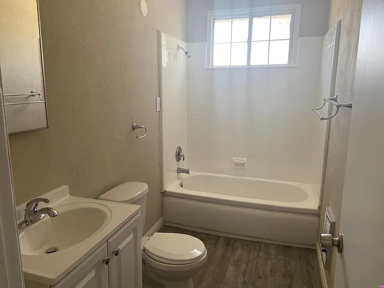 701 McClean Ave — Photo 4