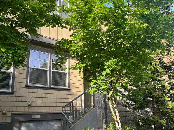 10471 SW Windwood Way, Portland, OR 97225