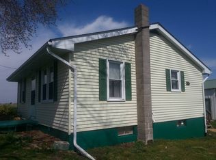 27556 Rangeline Rd, Jerseyville, IL 62052