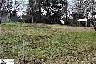 1st image of 105 Bryson Heights Dr