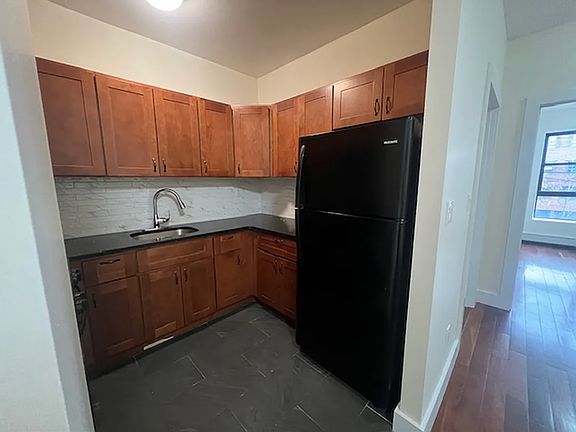4th image of 1173 Tinton Ave #3B