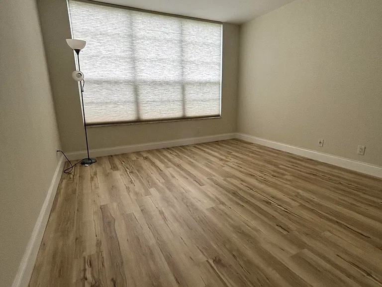 555 Oaks Ln #309 — Photo 16