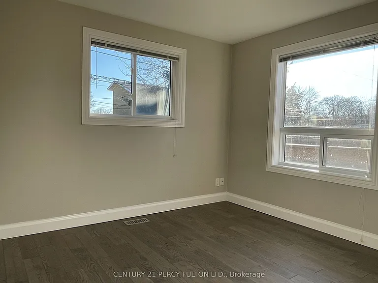 771 Krosno Blvd #UPPER — Photo 12