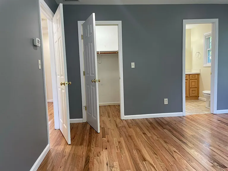 765 Hart St — Photo 37