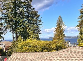 9204 Olympic View Dr, Edmonds, WA 98020