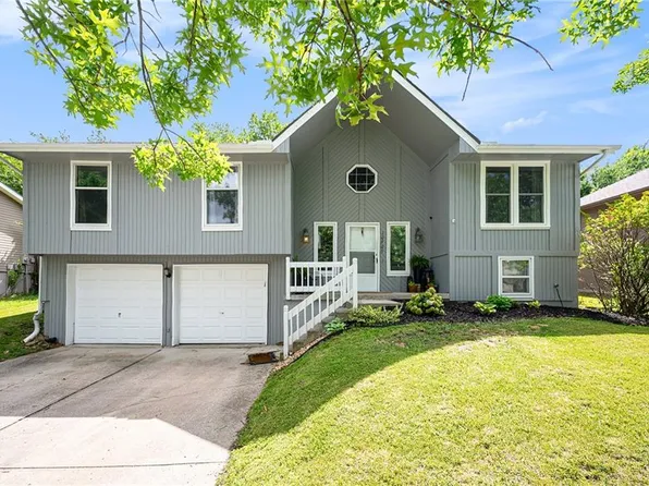 10905 N Harrison St, Kansas City, MO 64155