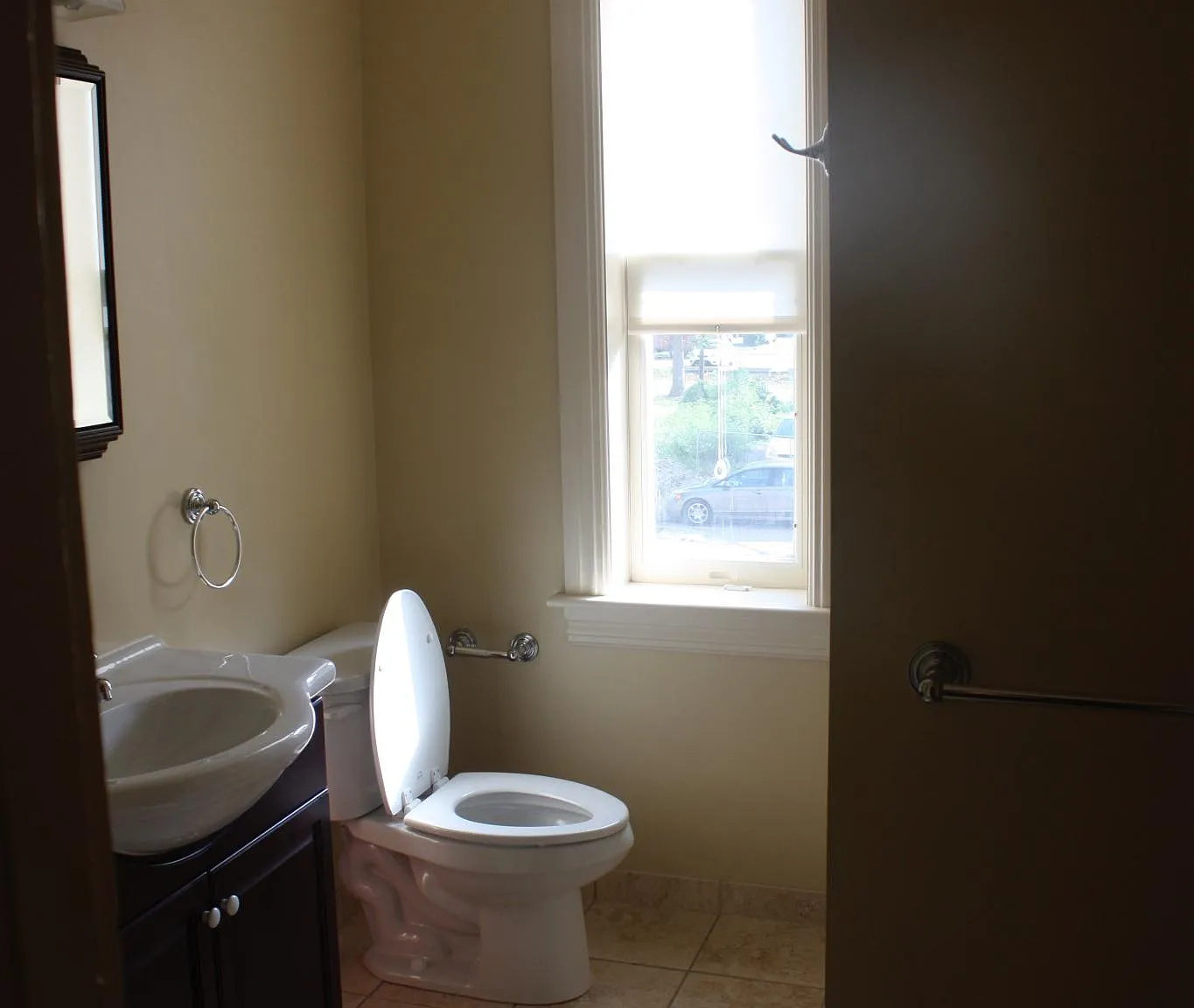 4 bed, 2.5 bath, 2000 sqft, $1,900 — Photo 4