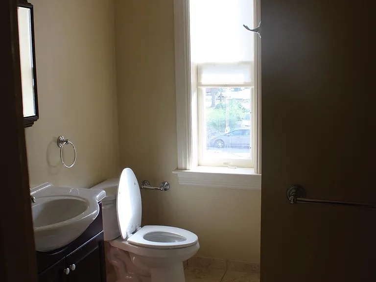 90 W Ross St — Photo 4