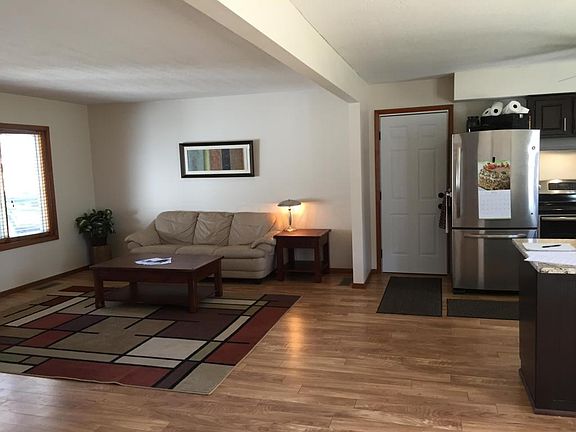4th image of 315 N Main St