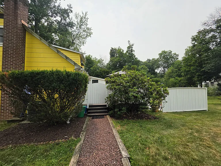 398 Convent Rd — Photo 38